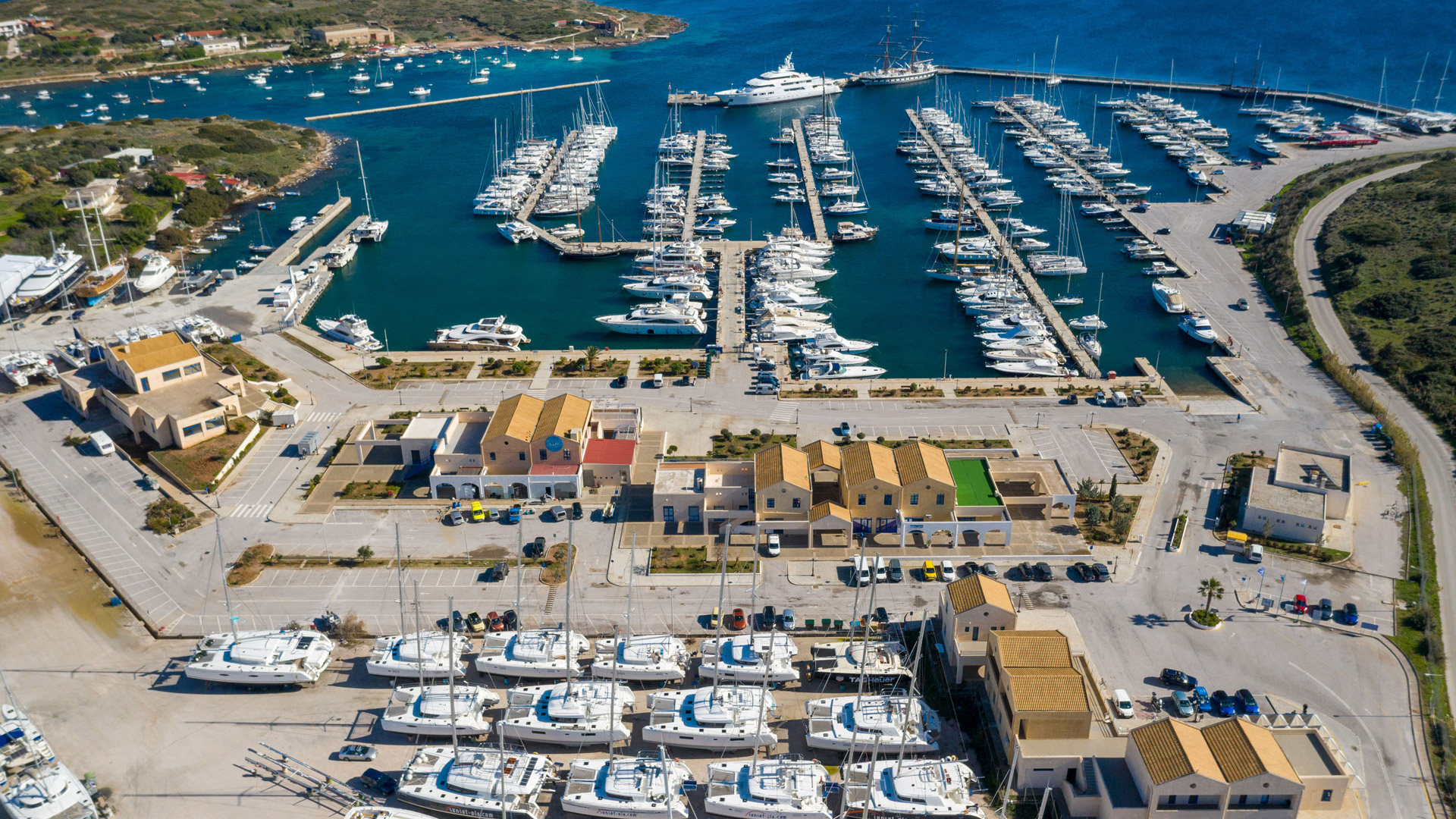 Facilities and Amenities at Olympic Marine, Lavrion